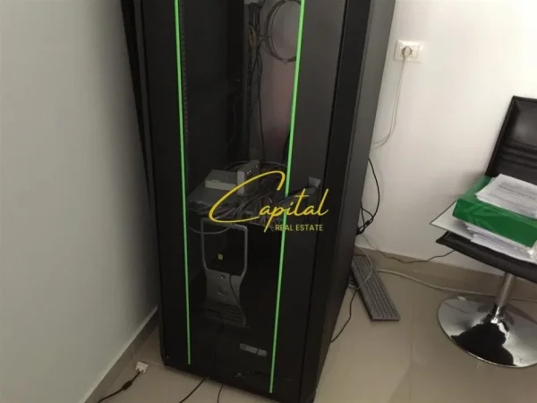 Tirane, jepet me qera ambjent biznesi Kati 0, 120 m² 1.000 € (ALI DEMI)