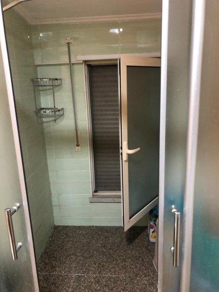 Tirane, jepet me qera apartament 1+1 Kati 6, 70 m² 600 € (Liqeni i thate)