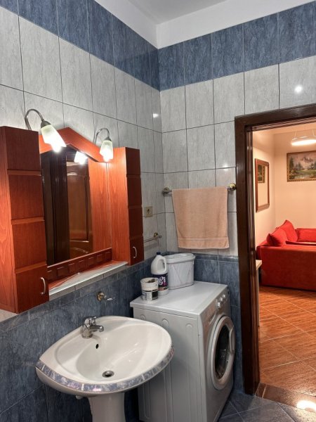 Tirane, jepet me qera apartament 1+1 Kati 0, 400 € (Rruga Dervish Luzha)