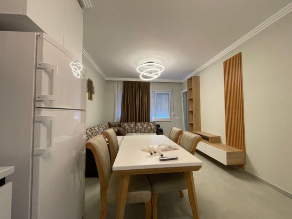 Tirane, jepet me qera apartament 2+1 Kati 6, 96 m² 550 € (Univers City)