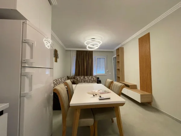 Tirane, jepet me qera apartament 2+1 Kati 6, 96 m² 550 € (Univers City)