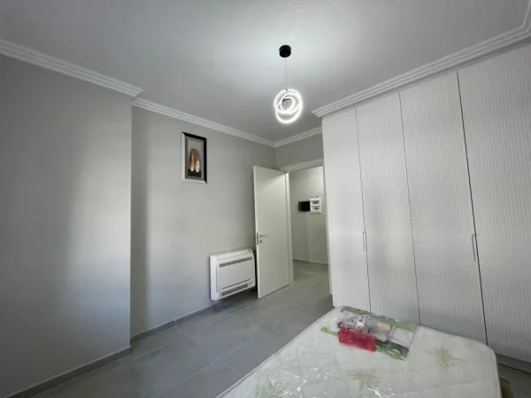 Tirane, jepet me qera apartament 2+1 Kati 6, 96 m² 550 € (Univers City)