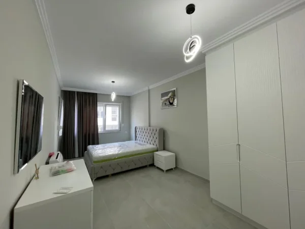 Tirane, jepet me qera apartament 2+1 Kati 6, 96 m² 550 € (Univers City)