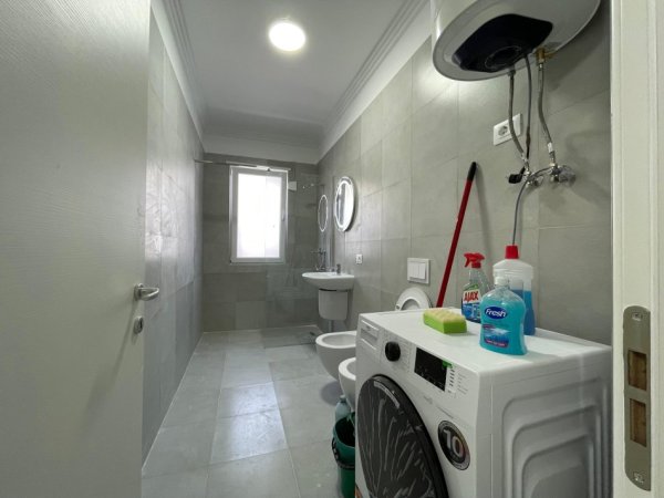 Tirane, jepet me qera apartament 2+1 Kati 6, 96 m² 550 € (Univers City)