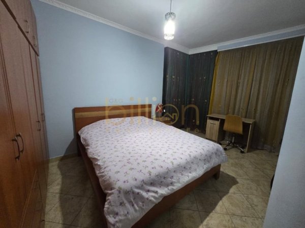 Tirane, jepet me qera 2+1 , 129 m² 700 € (Rruga e kavajes)