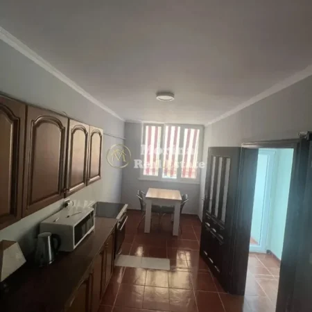Tirane, jepet me qera apartament 3+1 Kati 9, 125 m² 700 € (Komuna e Parisit)