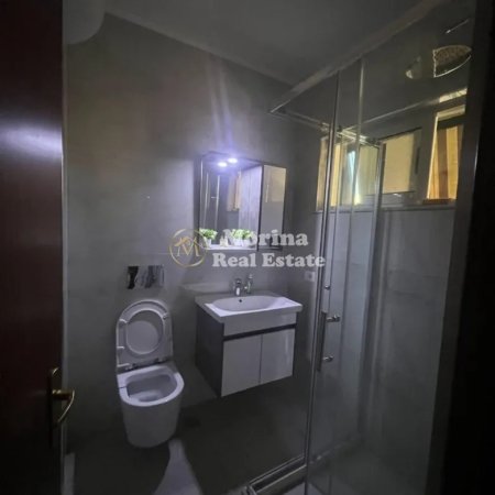 Tirane, jepet me qera apartament 3+1 Kati 9, 125 m² 800 € (Komuna e Parisit)