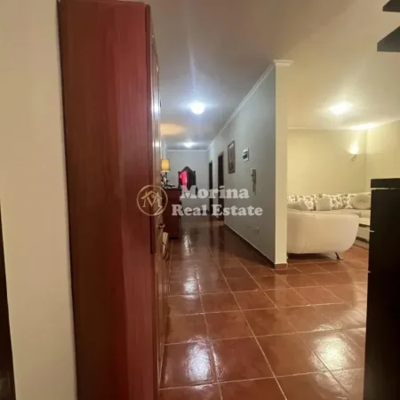 Tirane, jepet me qera apartament 3+1 Kati 9, 125 m² 700 € (Komuna e Parisit)