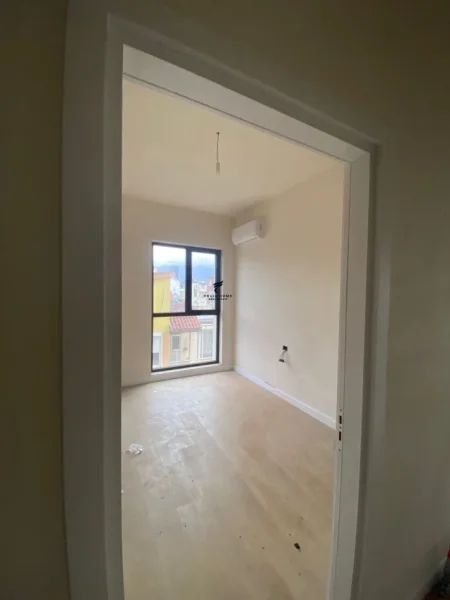 Tirane, jepet me qera zyre Kati 2, 115 m² 1.100 € (VASIL SHANTO)