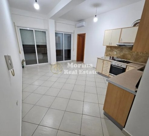 Tirane, jepet me qera apartament 2+1 Kati 4, 100 m² 600 € (Liqeni i Thate)