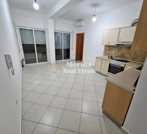 Tirane, jepet me qera apartament 2+1 Kati 4, 100 m² 600 € (Liqeni i Thate)