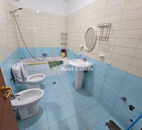 Tirane, jepet me qera apartament 2+1 Kati 4, 100 m² 600 € (Liqeni i Thate)