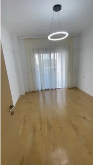 Tirane, shitet apartament 2+1+Aneks+Ballkon Kati 8, 98 m² 153.000 € 