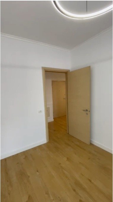 Tirane, shitet apartament 2+1+Aneks+Ballkon Kati 8, 98 m² 153.000 € 