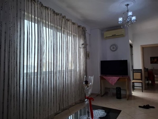 Tirane, jepet me qera apartament 2+1 , 100 m² 700 € (MINE PEZA)