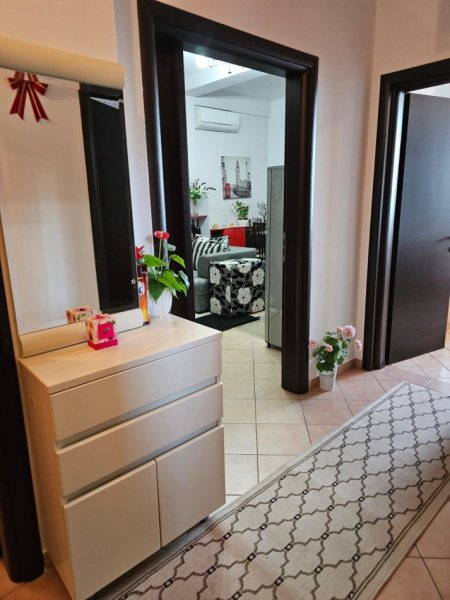 Tirane, jepet me qera apartament 2+1+Ballkon Kati 2, 100 m² 550 € (Aleksander Moisiu)