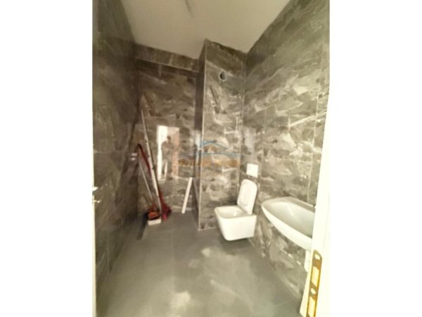 Tirane, jepet me qera 1+1 , zyre Kati 7, 61 m² 600 € (ZOGU I ZI)