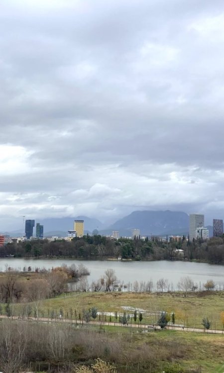 Shitet 1+1+Ballkon + 2 Poste Parkimi ,me Pamje nga Liqeni , 89 m² 330.000 €