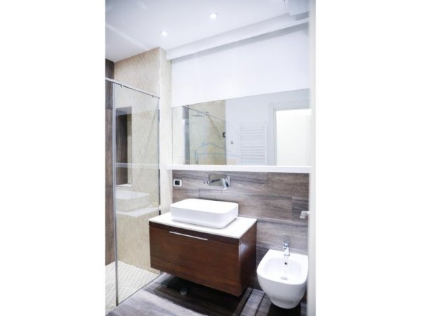 Tirane, shitet apartament 2+1+2 Kati 6, 114 m² 275.000 € (SELVIA)