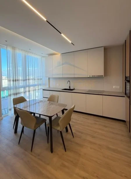 Qera, Apartament 2+1+2, Galeria, Rruga e Barrikadave, Tirane.