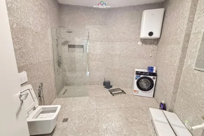 Tirane, jepet me qera apartament 1+1+Ballkon Kati 2, 74 m² 700 € (vasil shanto)