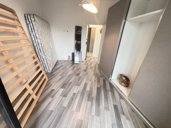Tirane, jepet me qera apartament 1+1+Ballkon Kati 2, 76 m² 700 € (vasil shanto)