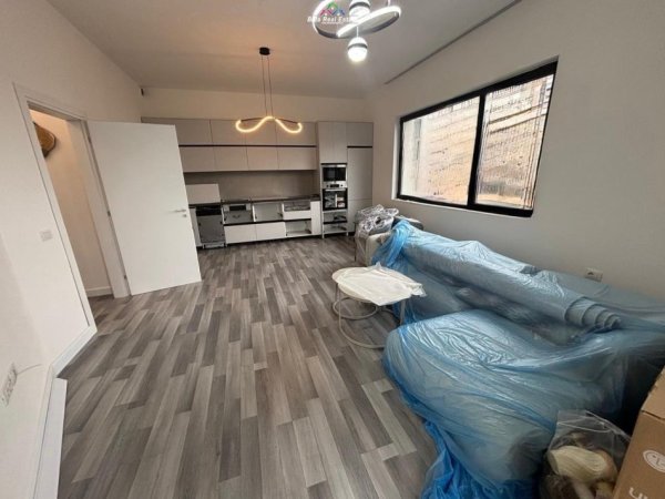 Tirane, jepet me qera apartament 1+1+Ballkon Kati 2, 76 m² 700 € (vasil shanto)