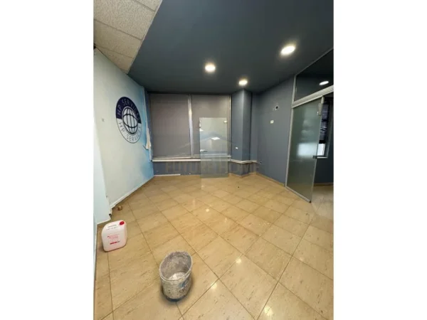 Tirane, jepet me qera , 158 m² 2.300 € (Rruga Ferit Xhajko, Tiranë.)