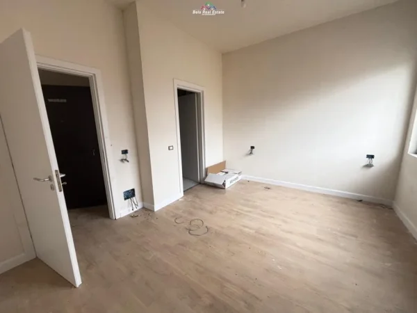 Tirane, jepet me qera zyre Kati 2, 120 m² 1.145 € (vasil shanto)