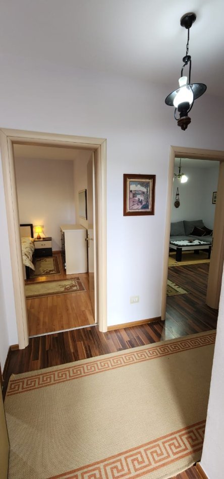 Tirane, jepet me qera apartament 1+1 , 60 m² 420 € (21 dhjetori)