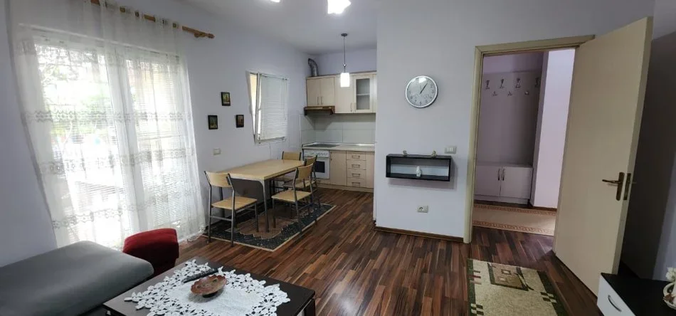 Tirane, jepet me qera apartament 1+1 , 60 m² 420 € (21 dhjetori)