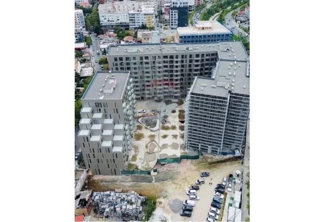 Tirane, shitet dyqan , 1.095 m² 2.705.000 € (ali dem)