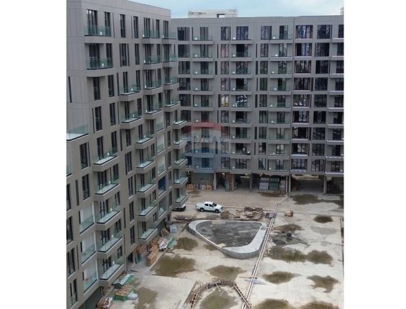 Tirane, shitet dyqan , 1.095 m² 2.705.000 € (ali dem)