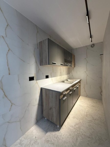 Tirane, shitet apartament duplex , 92.000 € 