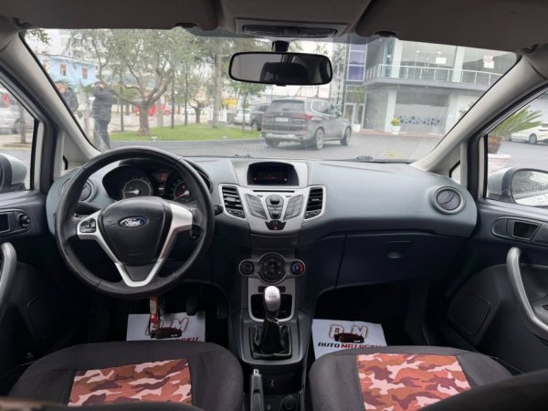 Fier, shes makine FORD FIESTA-1.4 BENZIN GAZ-SAPO ARDHUR-ME DOGAN PAGUAR 3300 EURO(NUK NDERROHET)-SUPER EKONOMIKE-069 44 00 305 Benzin+Gaz, gri metalizato manuale Kondicioner 198.000 km 3.300 €