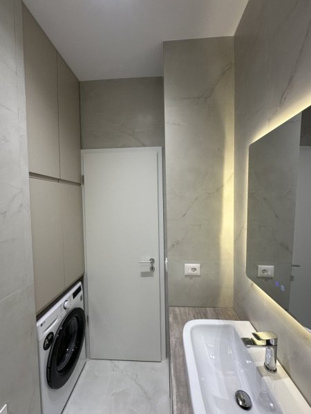 Tirane, jepet me qera apartament 1+1 Kati 8, 55 m² 540 € 