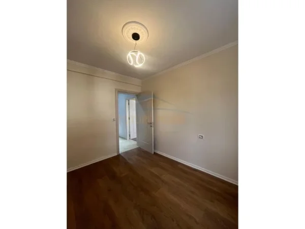 Tirane, shitet apartament 2+1+Ballkon Kati 4, 70 m² 155.000 € (Asim Vokshi)