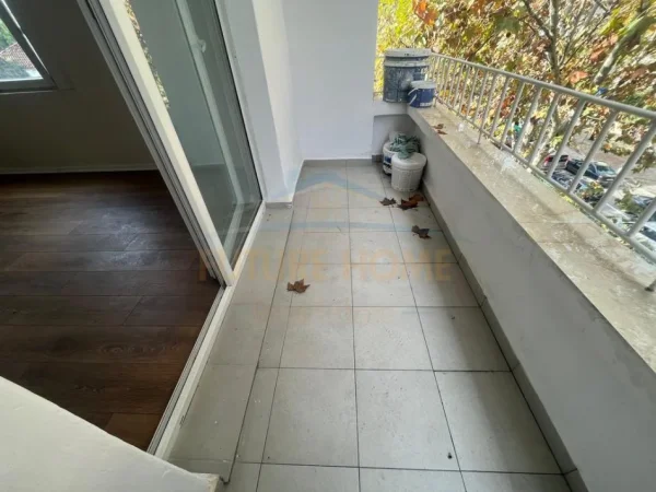 Tirane, shitet apartament 2+1+Ballkon Kati 4, 70 m² 155.000 € (Asim Vokshi)