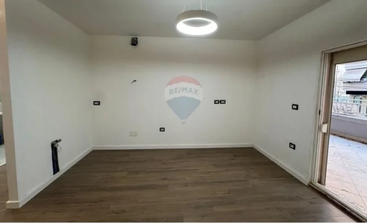Tirane, shitet apartament 1+1 Kati 2, 77 m² 180.000 € 