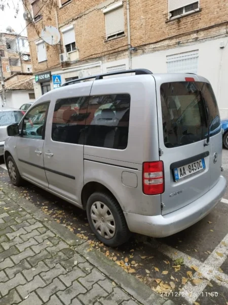 Tirane, shes makine Volkswagen Caddy Nafte, gri metalizato manuale Kondicioner 214.000 km 6.500 €