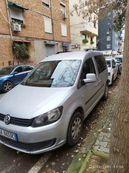 Tirane, shes makine Volkswagen Caddy Nafte, gri metalizato manuale Kondicioner 214.000 km 7.000 €