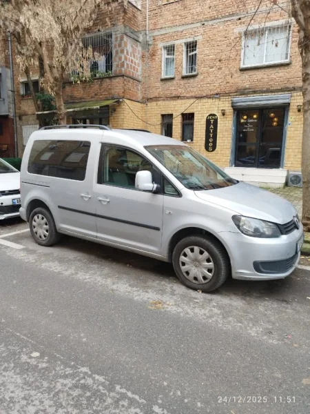 Tirane, shes makine Volkswagen Caddy Nafte, gri metalizato manuale Kondicioner 214.000 km 6.500 €