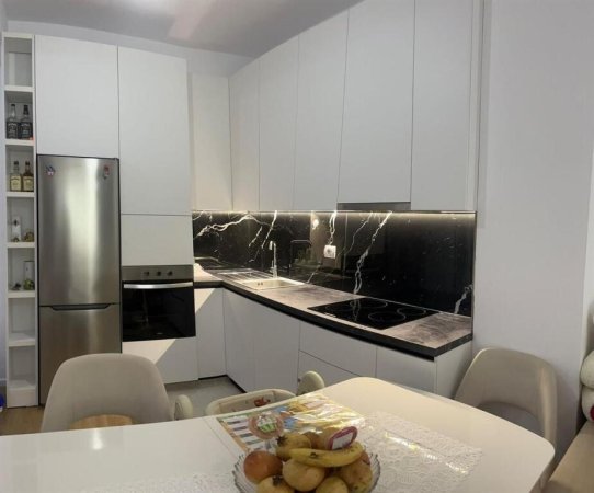 Tirane, jepet me qera apartament 1+1+Ballkon Kati 2, 65 m² 450 € (Ali Demi)