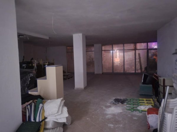 Tirane, jepet me qera ambjent biznesi Kati 1, 140 m² 400 € (Fresku, prane Fizikes Berthamore)