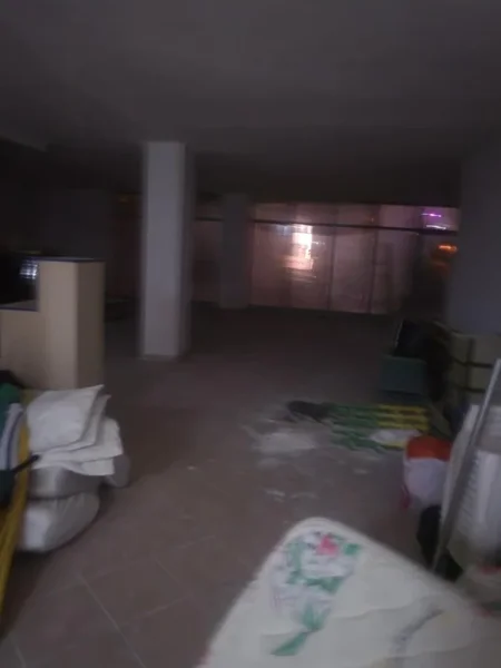 Tirane, jepet me qera ambjent biznesi Kati 1, 140 m² 400 € (Fresku, prane Fizikes Berthamore)