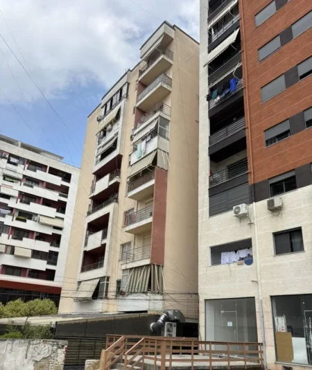 Tirane, jepet me qera ambjent biznesi , (Rruga 3 Deshmoret)