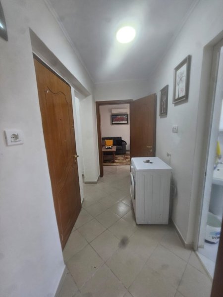 Tirane, shitet apartament 1+1+Aneks+Ballkon Kati 3, 52 m² 88.000 € i diskutushëm (Rruga e Dibrës)