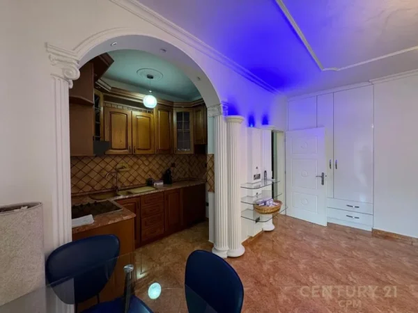 Tirane, jepet me qera apartament 1+1 Kati 3, 51 m² 450 € (muhamet gjollesha)