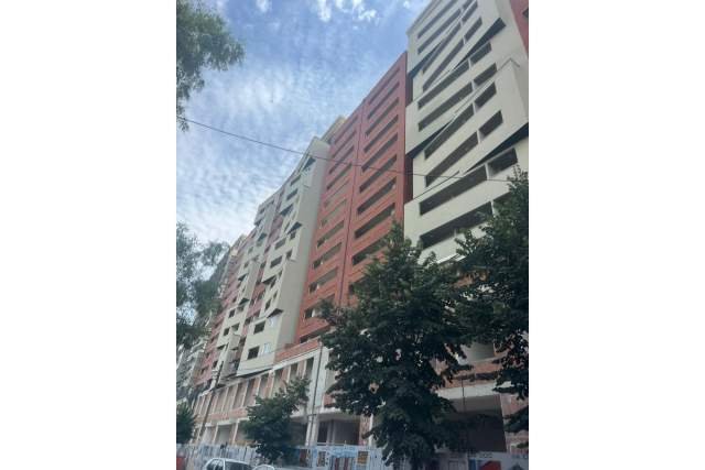 Tirane, shitet apartament Kati 8, 93 m² 107.000 Euro (rruga Kavajes,   Yzberisht - Spitali Amerikan 3,  Tiranë,  Shqipëri)