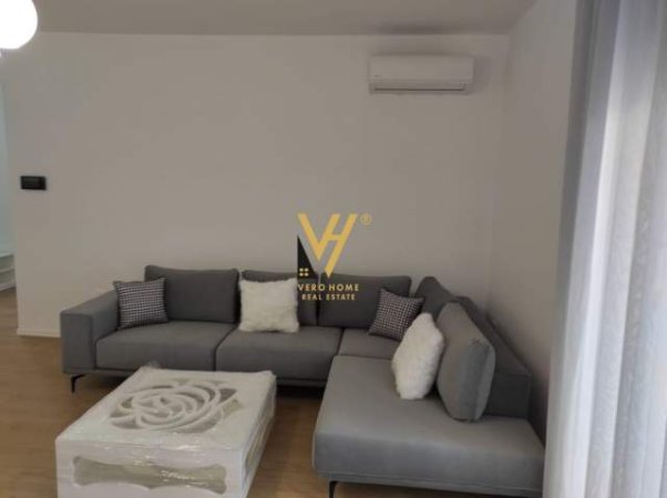 Tirane, jepet me qera apartament 2+1 Kati 3, 95 m² 900 Euro (deliorgji)